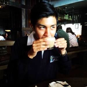 Meet your Posher, Cesar